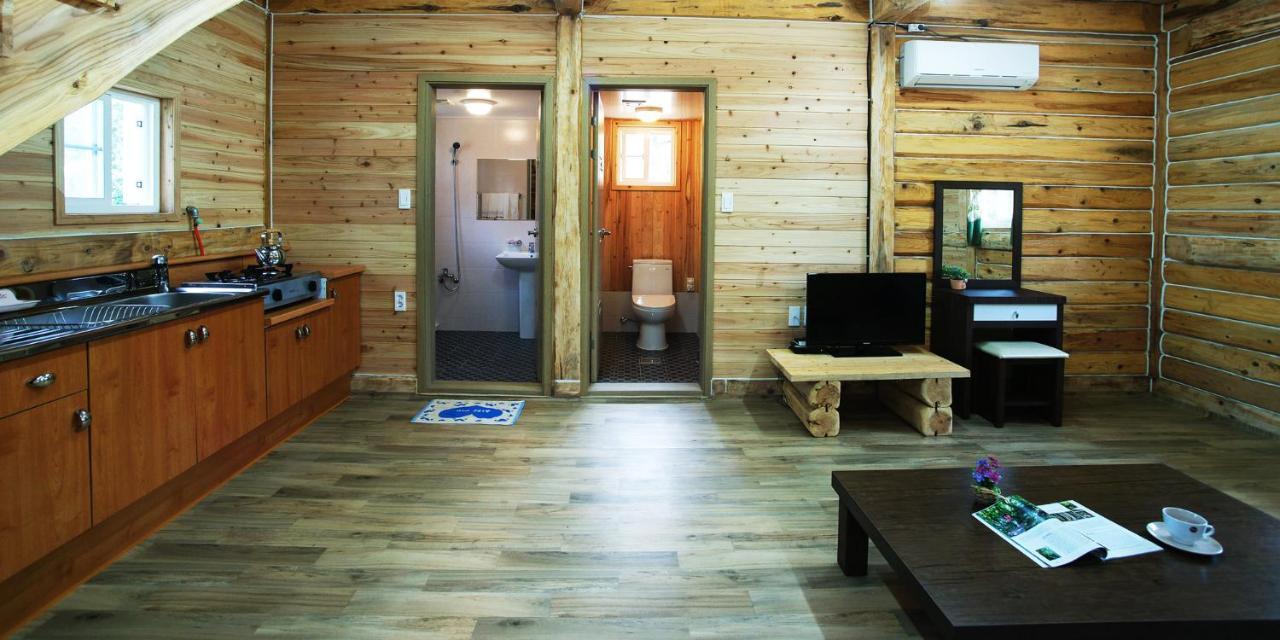 Jeju Joa Log Pension ซอกวีโพ ภายนอก รูปภาพ