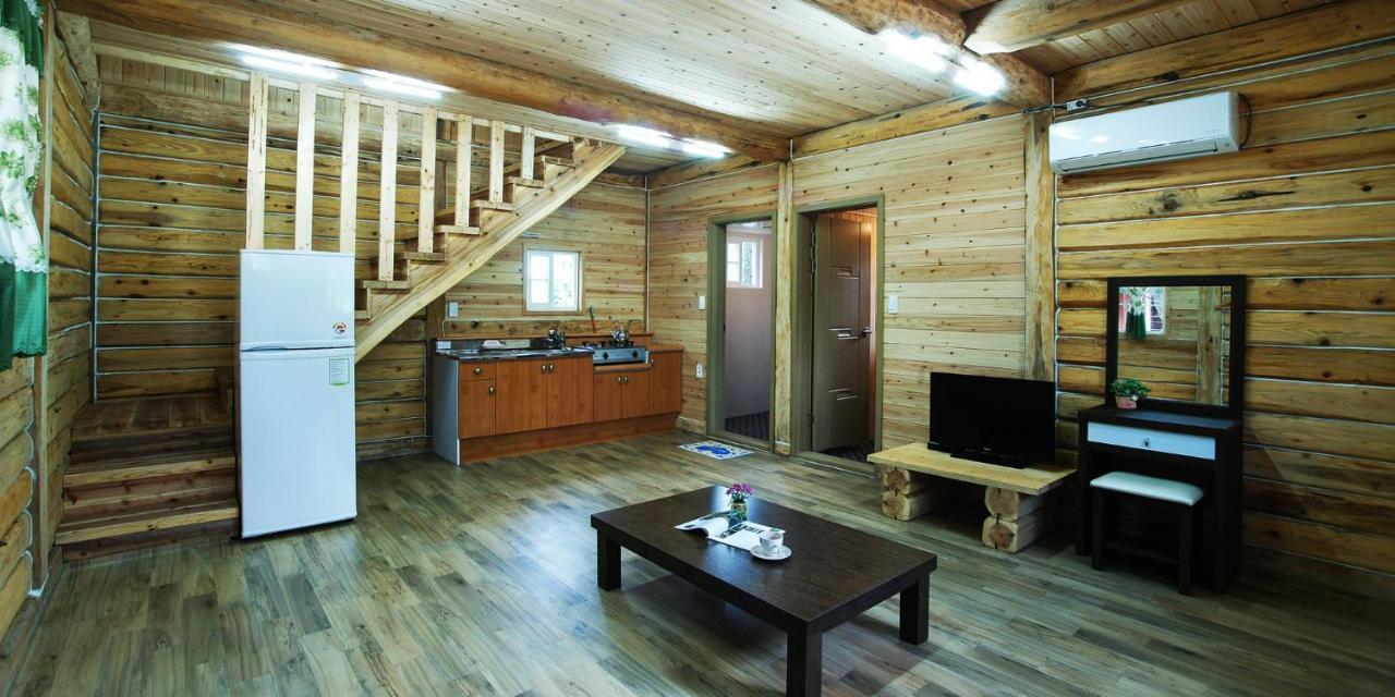 Jeju Joa Log Pension ซอกวีโพ ภายนอก รูปภาพ